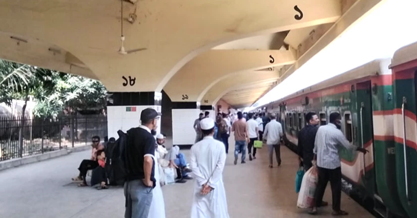 কমলাপুরে চলন্ত ট্রেনে উঠতে গিয়ে নারী নিহত