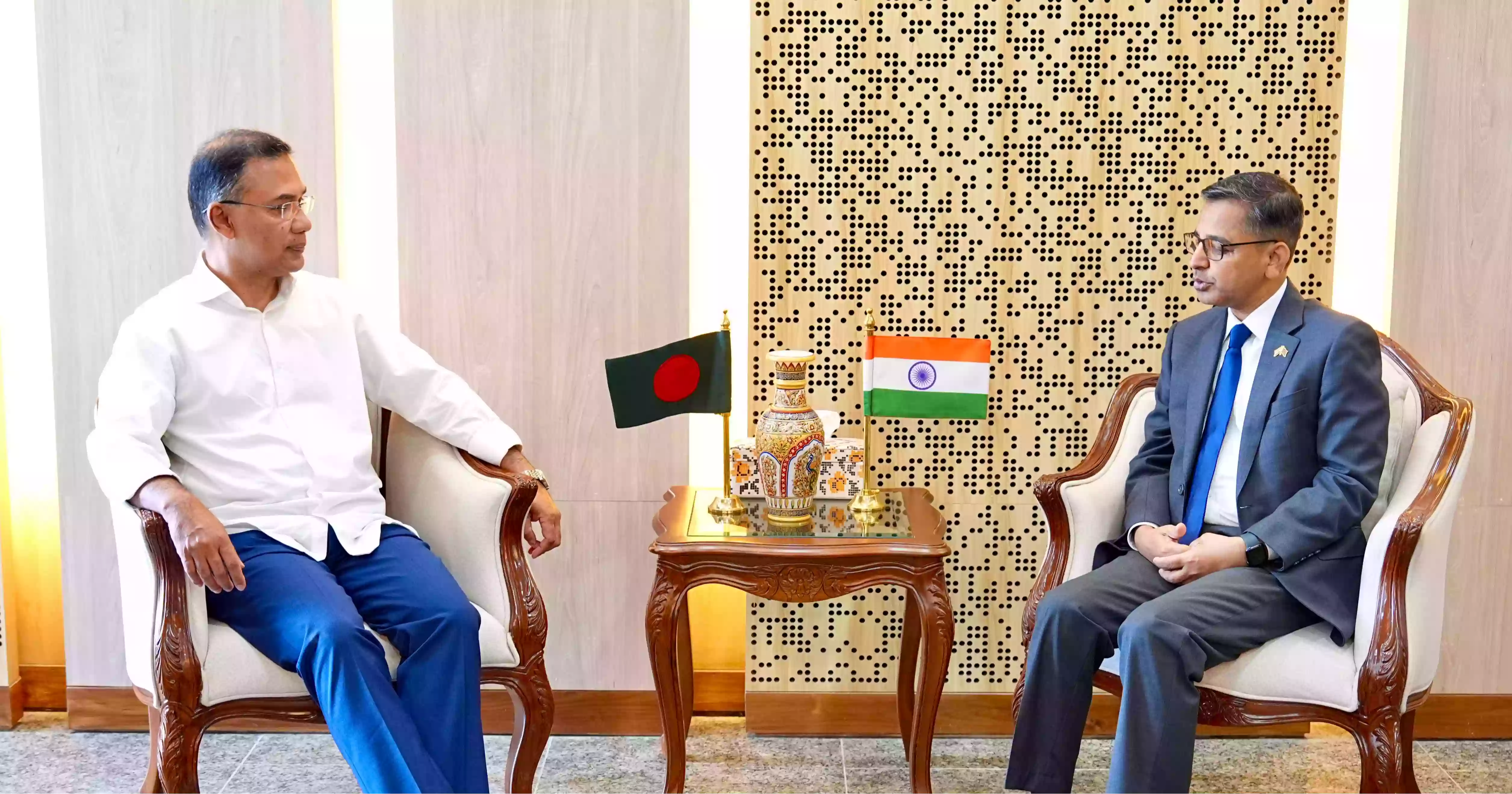 প্রধানমন্ত্রীর সঙ্গে ভারতীয় হাইকমিশনারের সাক্ষাৎ