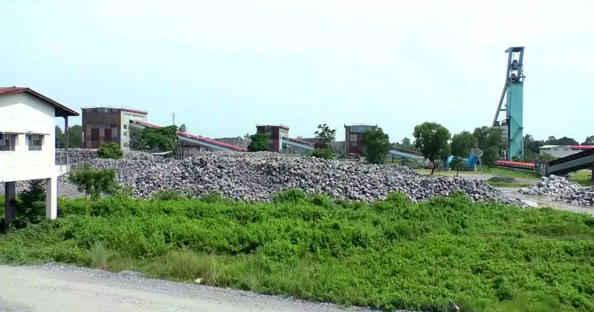 অ্যামোনিয়াম নাইট্রেট সংকটে মধ্যপাড়া খনিতে পাথর উত্তোলন বন্ধ