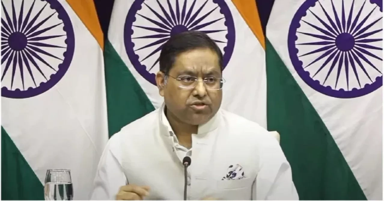 আ. লীগের কার্যক্রম নিষিদ্ধ করায় দিল্লির উদ্বেগ প্রকাশ, দ্রুত নির্বাচনের প্রত্যাশা