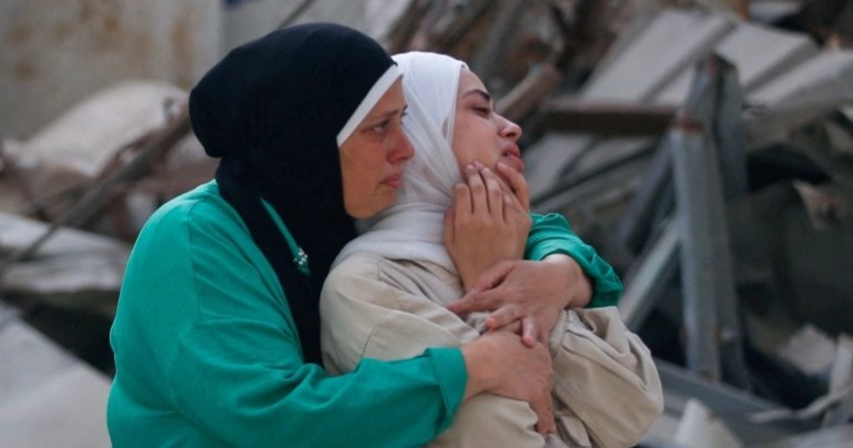 খাবারের জন্য বের হয়ে ইসরায়েলি হামলায় প্রাণ হারাচ্ছেন ক্ষুধার্ত ফিলিস্তিনিরা