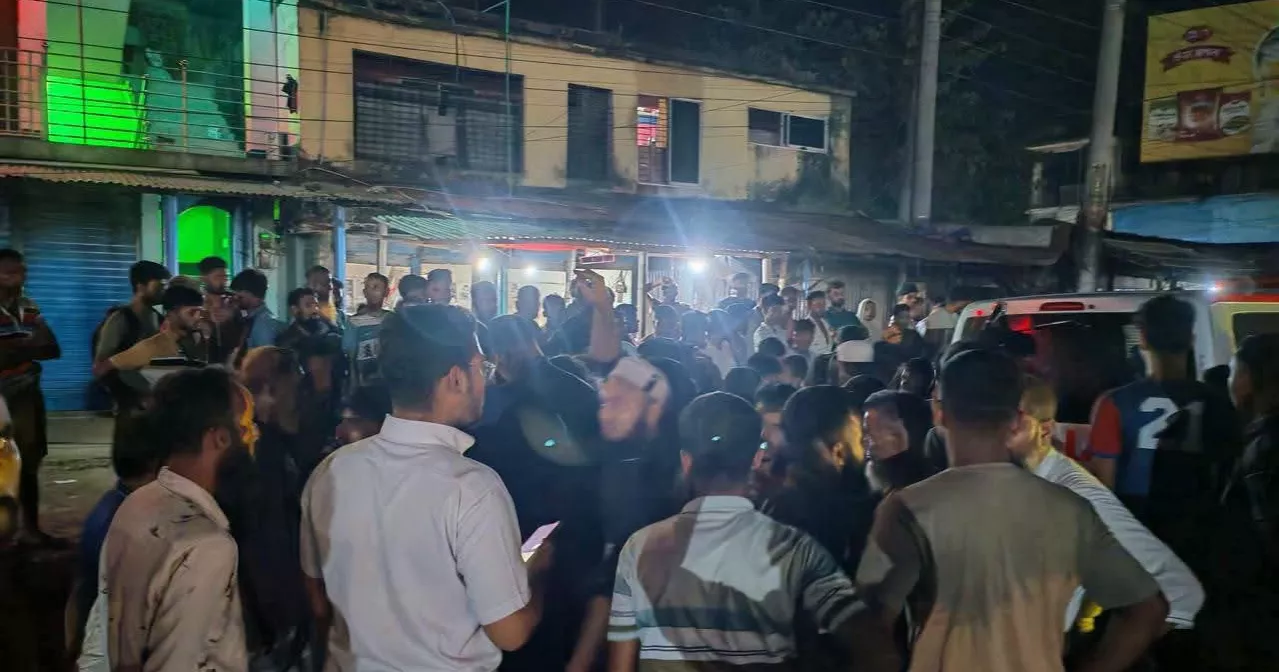 স্বামীর মোটরসাইকেল থেকে পড়ে প্রাণ গেল অন্তঃসত্ত্বার