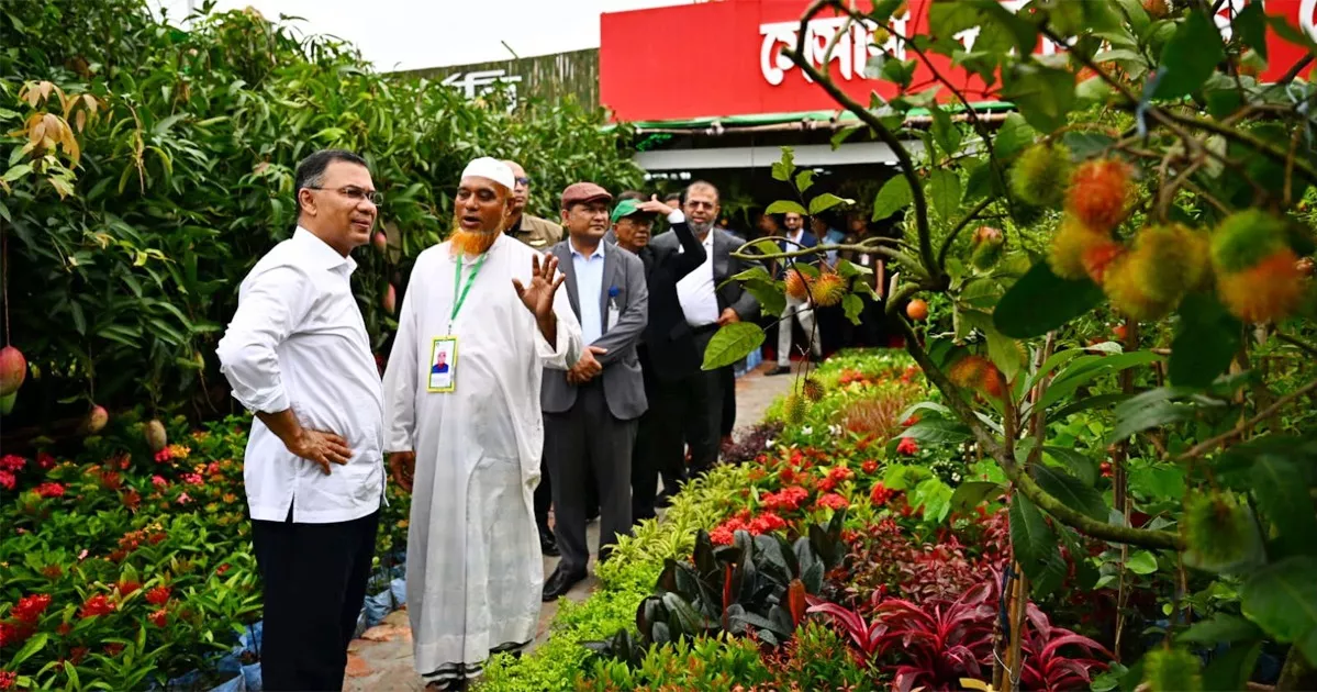 বৃক্ষমেলায় প্রধানমন্ত্রীর অন্যরকম একটি দিন