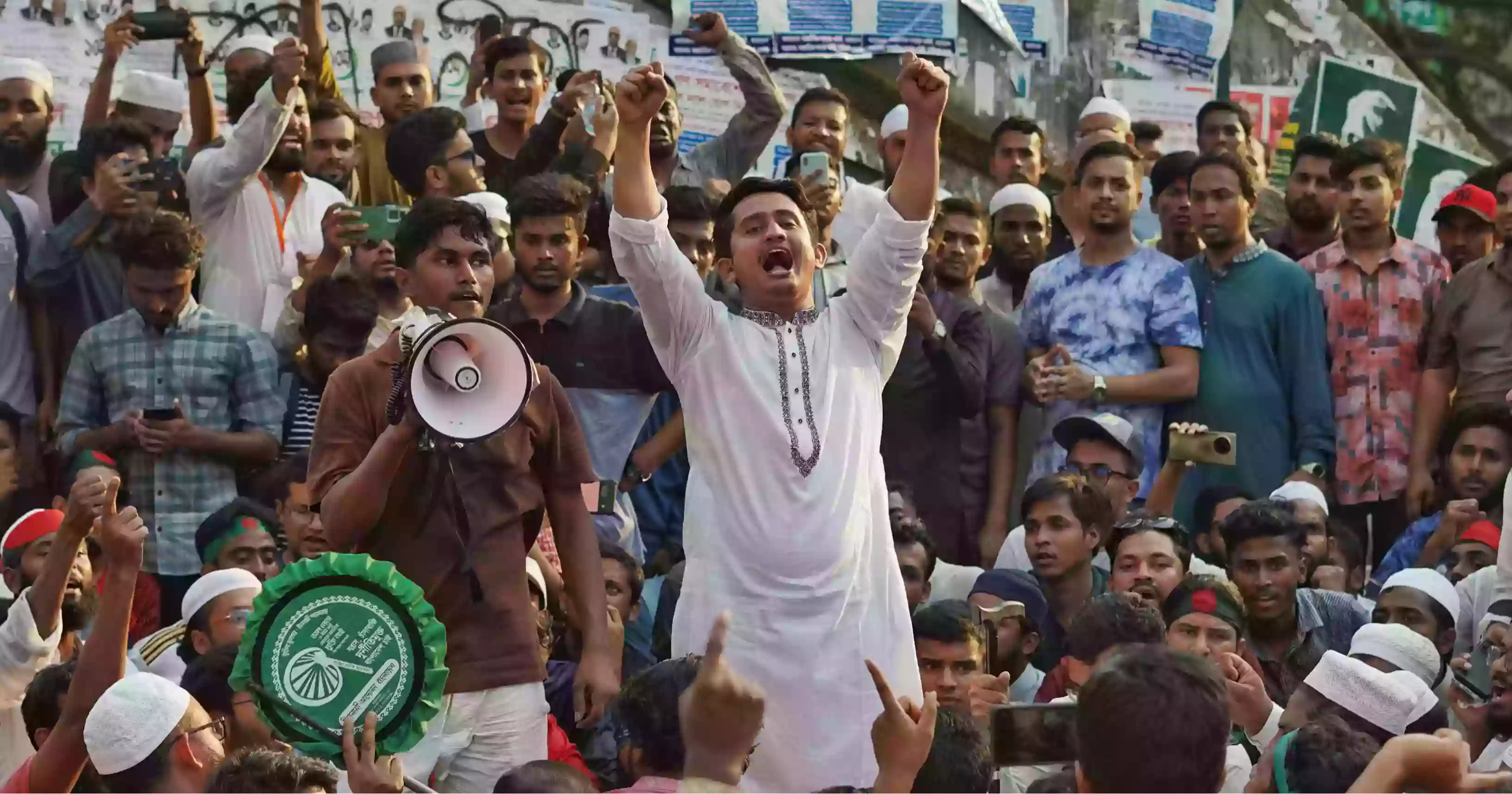 আওয়ামী লীগ নিষিদ্ধের দাবি: শাহবাগ মোড় অবরোধ