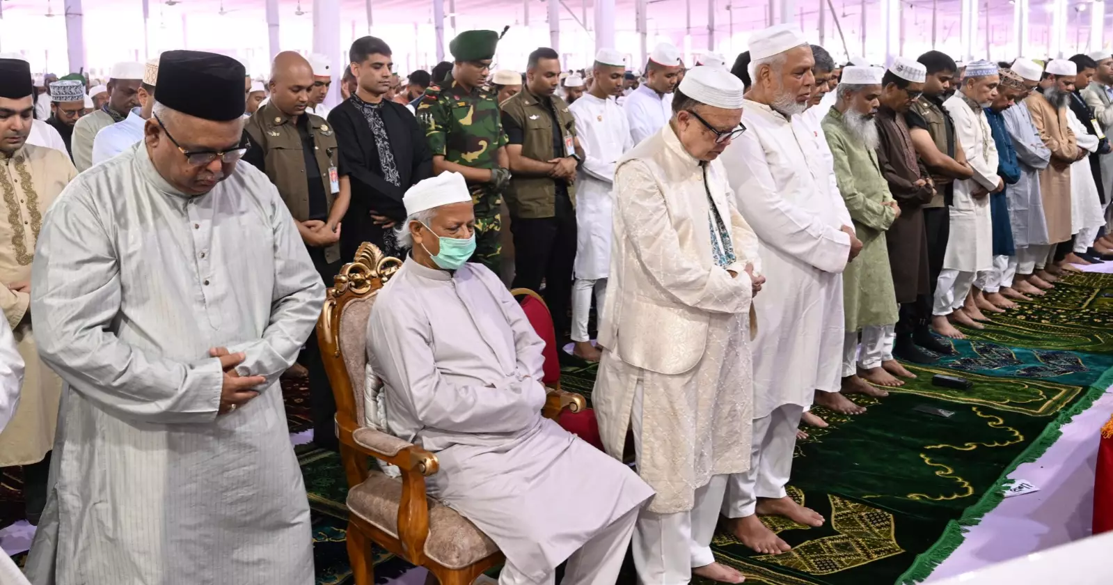 জাতীয় ঈদগাহে ঈদের নামাজ আদায় করলেন প্রধান উপদেষ্টা