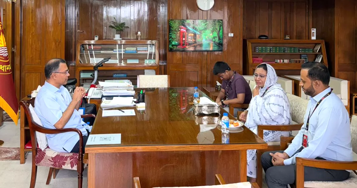 ক্যান্সারে আক্রান্ত সন্তান নিয়ে প্রধানমন্ত্রীর সঙ্গে জুলাই শহিদের মায়ের সাক্ষাৎ, চাকরির আশ্বাস