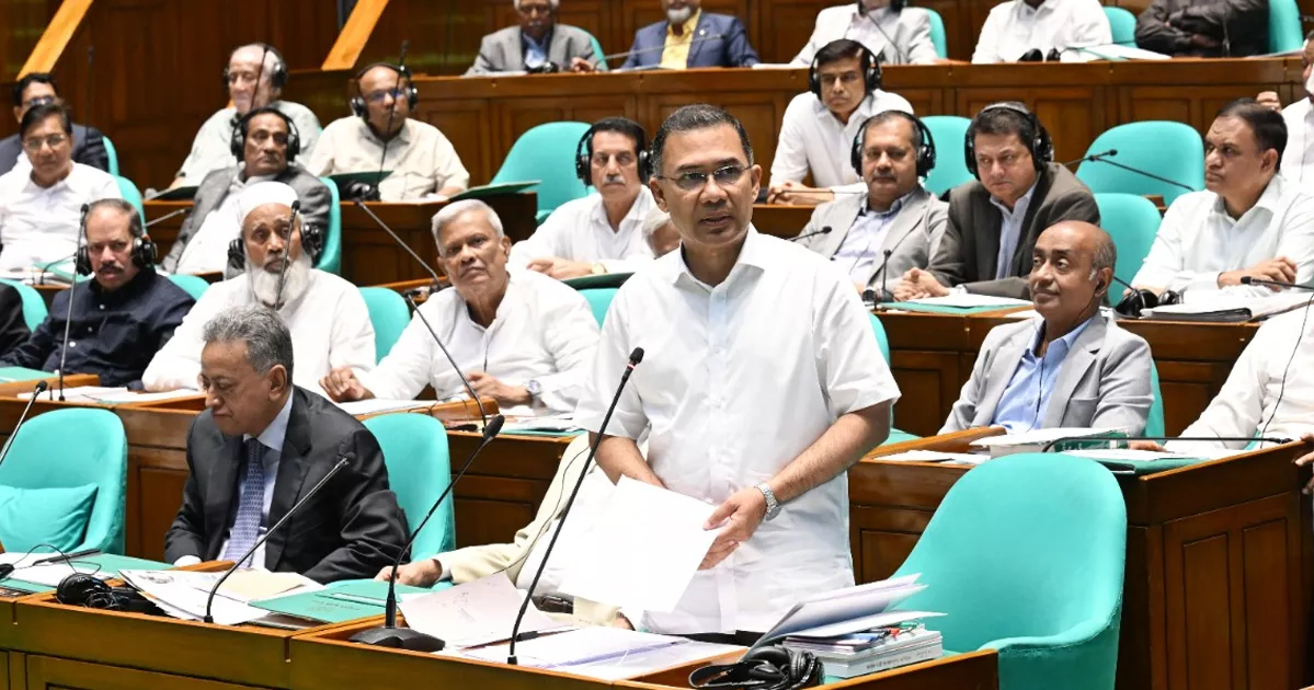 করমুক্ত আয়সীমা বাড়ানোসহ বাজেটের বেশকিছু বিতর্কিত বিধান প্রত্যাহারের আহ্বান প্রধানমন্ত্রীর