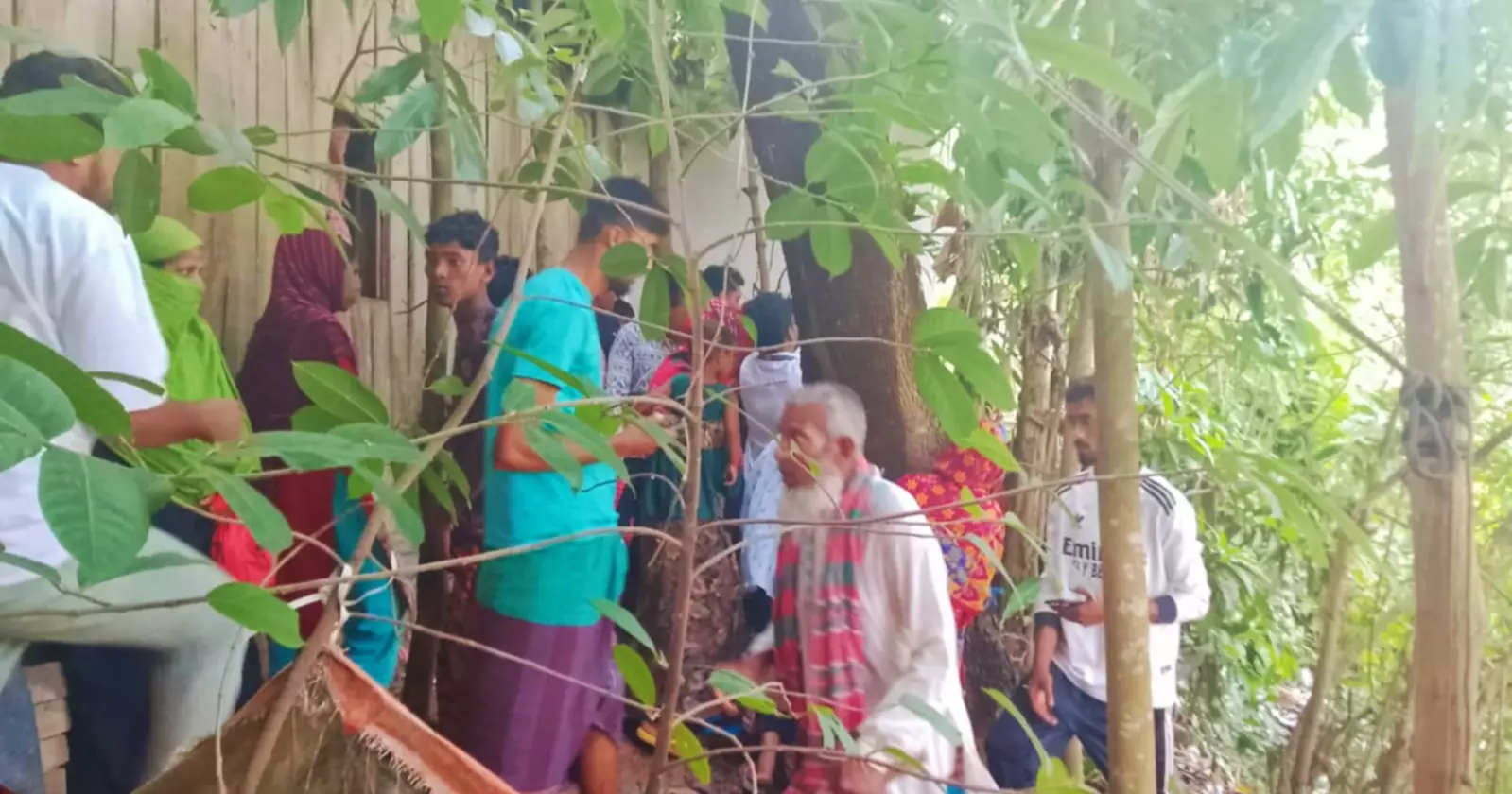 নড়াইলে হাত-পা বাঁধা অবস্থায় যুবকের লাশ উদ্ধার