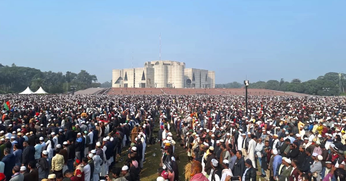 খালেদার জানাজা অনুষ্ঠিত, অশ্রু ও ভালোবাসায় শেষ বিদায় জানাল লাখো মানুষ