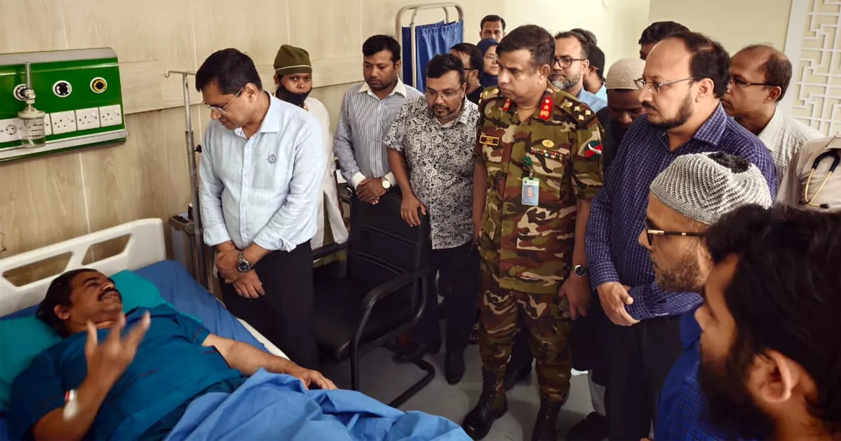 সন্ত্রাসী হামলায় আহত ডা. আসাদকে হাসপাতালে দেখতে গেলেন প্রধানমন্ত্রীর সহকারী ব্যক্তিগত চিকিৎসক