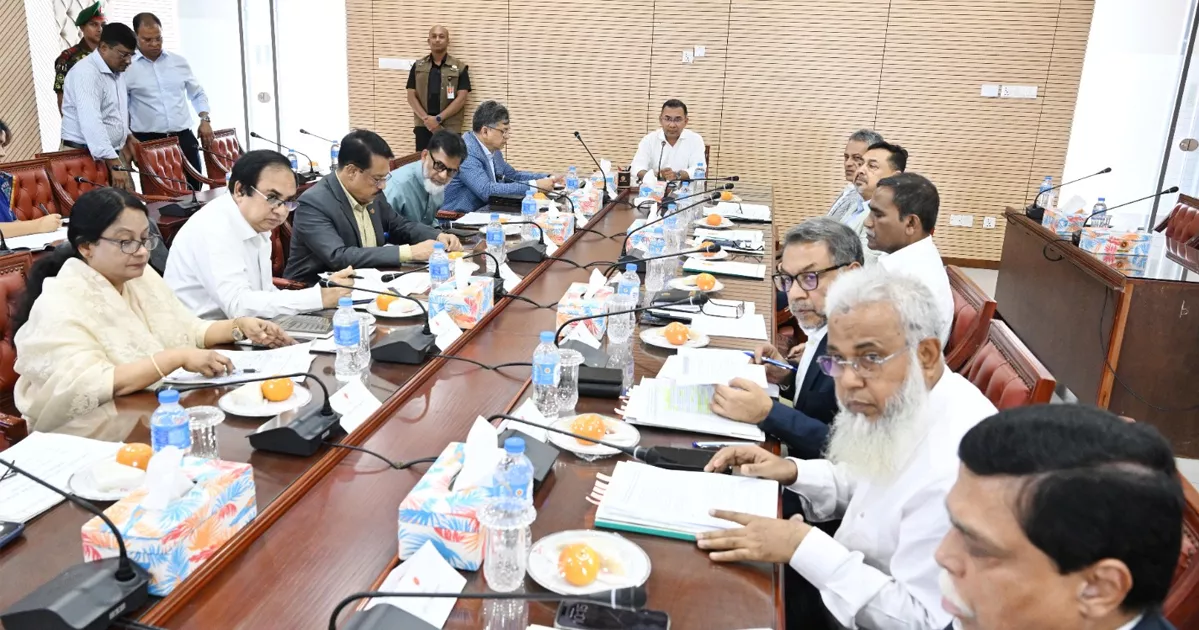 রাজধানীর ৪ বাস টার্মিনাল অতিদ্রুত স্থানান্তরের নির্দেশ প্রধানমন্ত্রীর