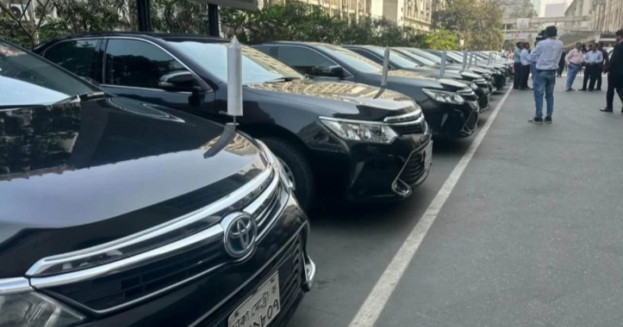 মন্ত্রীদের জন্য প্রস্তুত ৪৫ গাড়ি