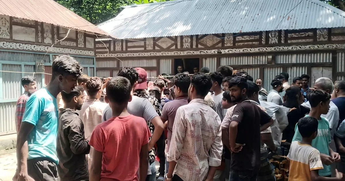 কুমিল্লায় মা ও ৮ মাসের ভাতিজিকে ‘কুপিয়ে হত্যা’, যুবক আটক