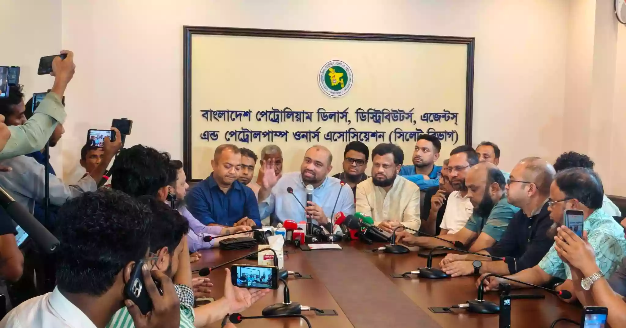 সিলেটে ডিপো থেকে তেল উত্তোলন বন্ধের ঘোষণা পাম্প মালিকদের