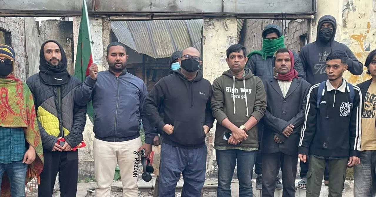 হবিগঞ্জ জেলা আ.লীগের কার্যালয়ের সামনে পতাকা উত্তোলন ও স্লোগান