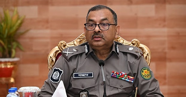 ডিএমপি কমিশনার সাজ্জাত আলীর পদত্যাগ