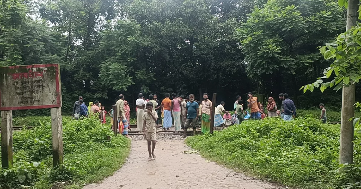 চট্টগ্রামের মীরসরাইয়ে মেলখুম ট্রেইল থেকে পড়ে দুই বন্ধুর মৃত্যু, আহত ৩