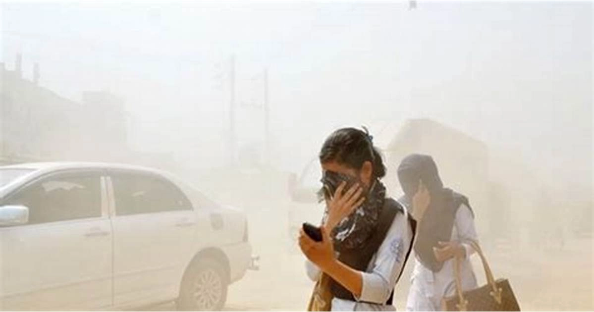 ঢাকার বাতাস আজ ‘খুবই অস্বাস্থ্যকর’, দূষণে বিশ্বের শীর্ষে