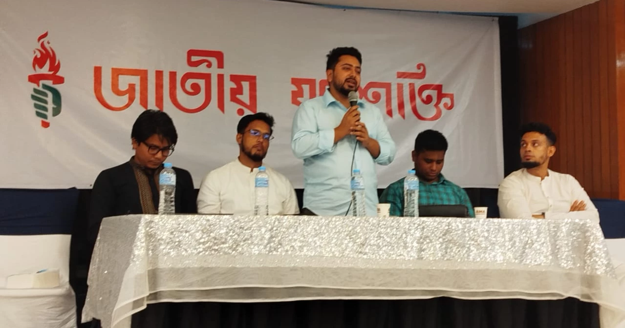 সবাই দেশ সংস্কার চাচ্ছে, শুধু কিছু তরুণ নেতা ক্ষমতার জন্য কাতর: নাহিদ