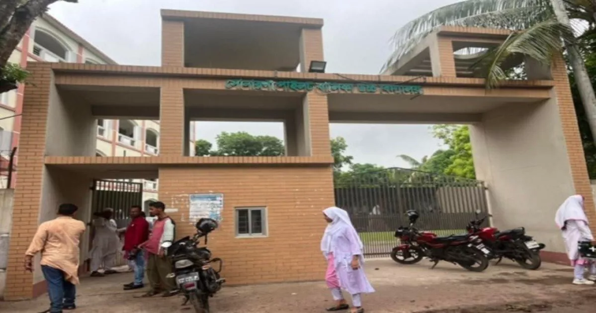 সোনারগাঁয়ে শ্রেণিকক্ষে হঠাৎ ১০ শিক্ষার্থী অসুস্থ