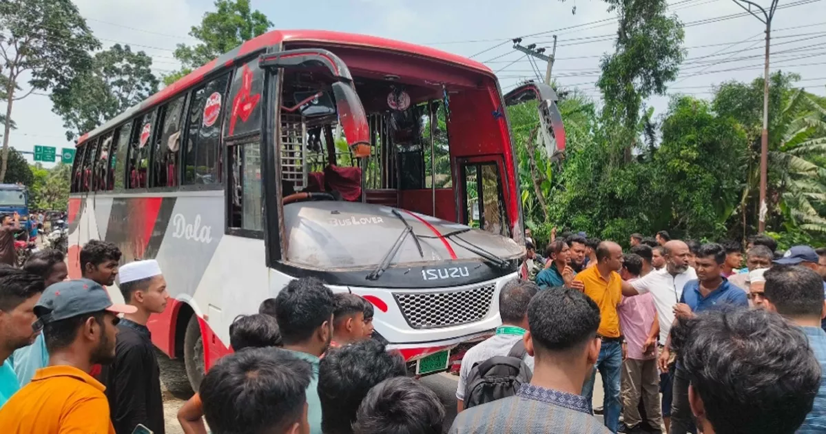 গোপালগঞ্জে বাস-মোটরসাইকেল সংঘর্ষে ৫ জন নিহত