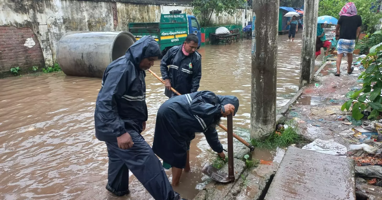 ডিএসসিসিতে জলাবদ্ধতা: রেসপন্স টিম গঠন ও নিয়ন্ত্রণ কক্ষ চালু 