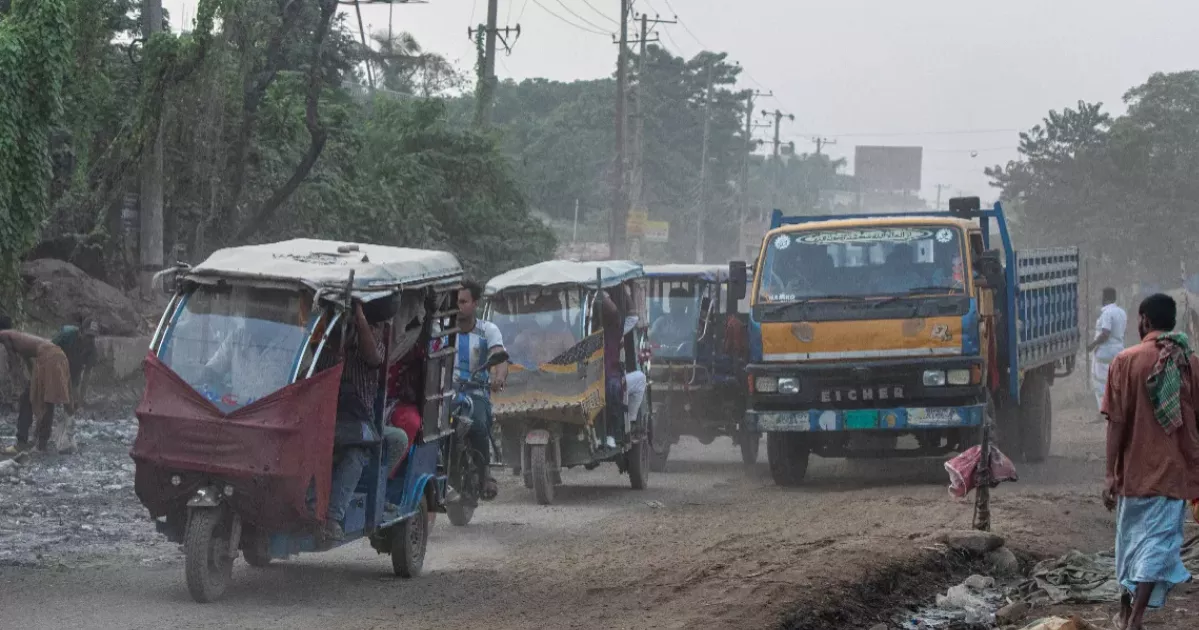 দূষিত বায়ুর শহরের বিশ্বতালিকায় আজ সকালে ঢাকার অবস্থান ৬ষ্ঠ