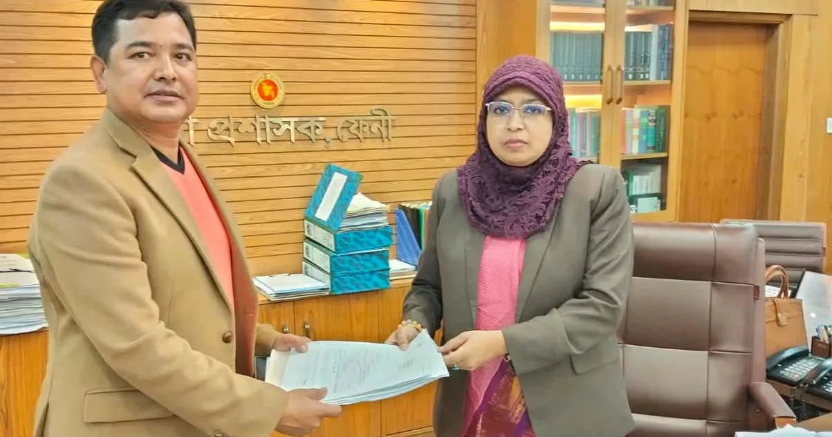 ‘মৃত’ আনোয়ারা বেগম সশরীরে নির্বাচন কমিশনে, ফিরল যুবদল নেতার মনোনয়ন