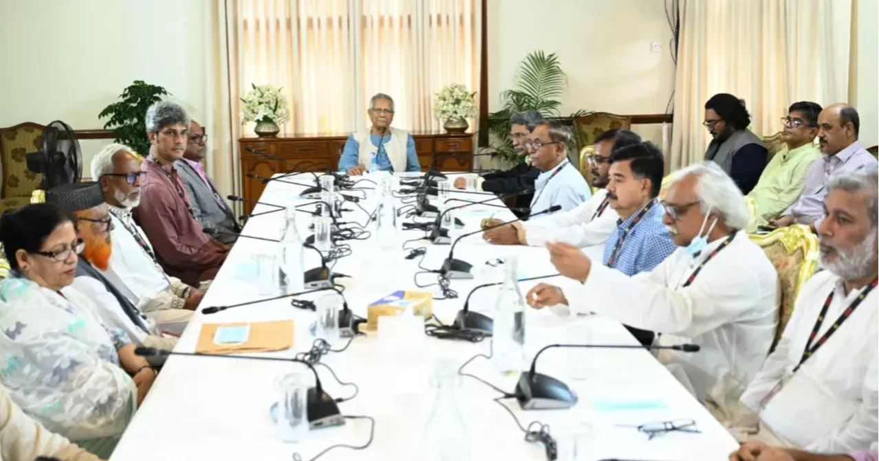 চক্রান্তের আভাস দেখছেন ড. ইউনূস, দৃশ্যমান ঐক্যের আহ্বান