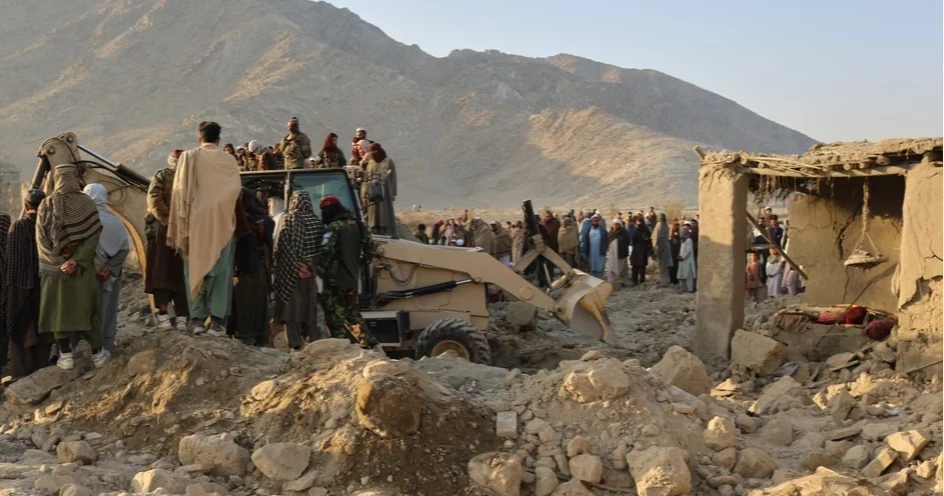 আফগান সীমান্তে জঙ্গি আস্তানায় হামলা চালিয়েছে পাকিস্তান