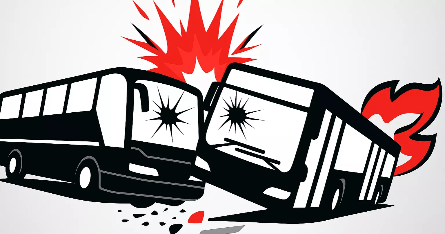 চকবাজারে দুই বাসের চাপায় পথচারী নিহত