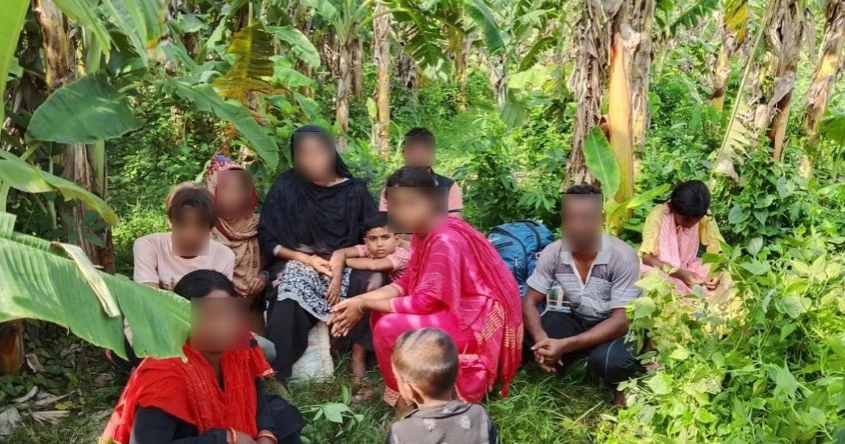 দর্শনা সীমান্তে অনুপ্রবেশের অভিযোগে নারী-শিশুসহ আটক ১০