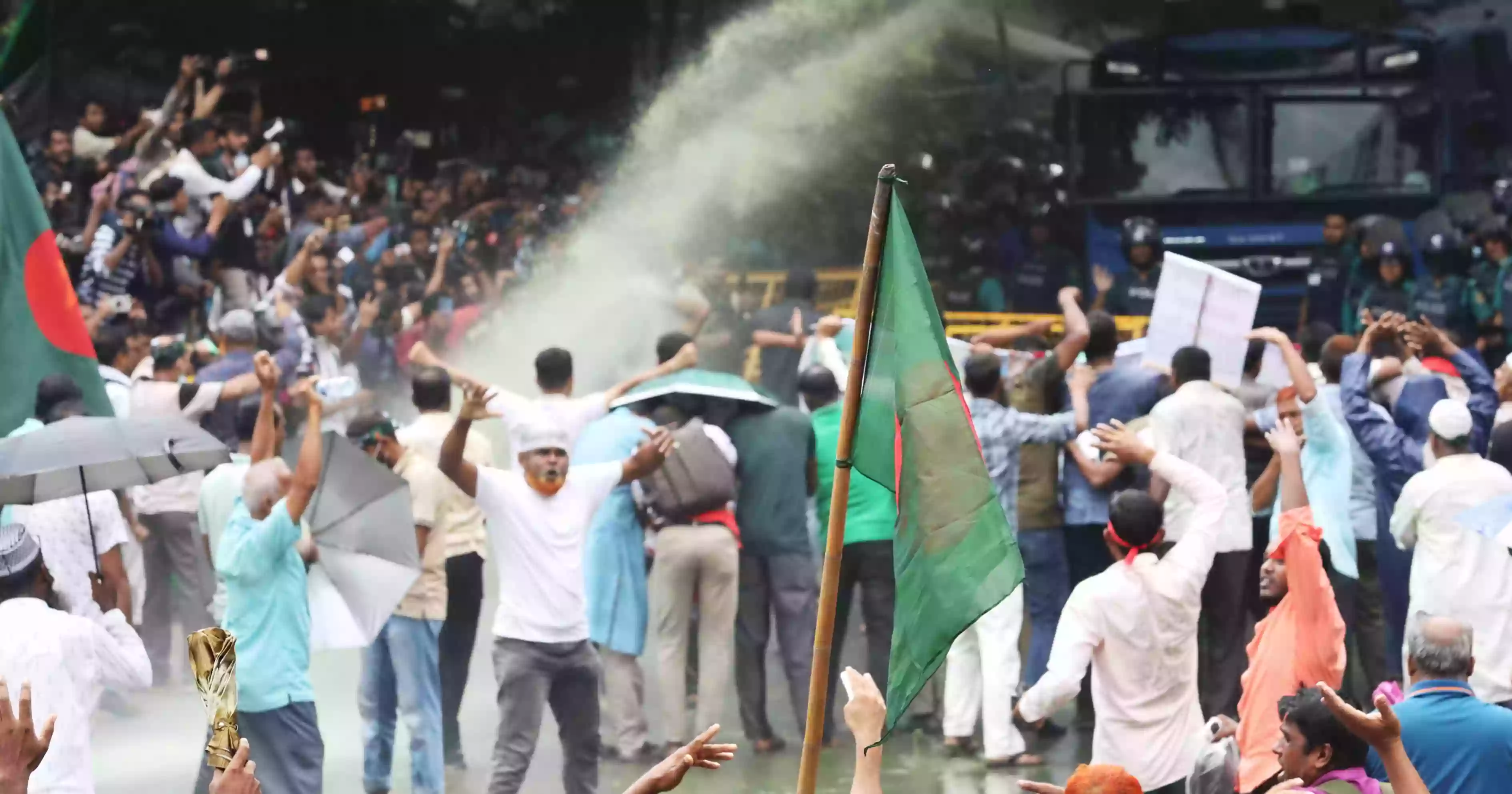 যমুনা অভিমুখে বিডিআরের চাকরিচ্যুত সদস্যরা, কাকরাইলে পুলিশের বাধা