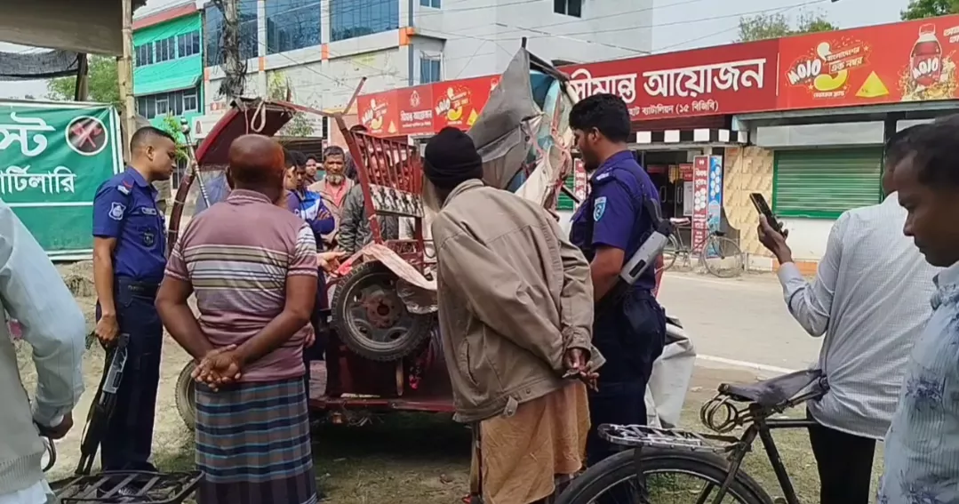 লালমনিরহাটে বাসের ধাক্কায় অটোরিকশার ৮ যাত্রী আহত, চারজনের অবস্থা আশঙ্কাজনক