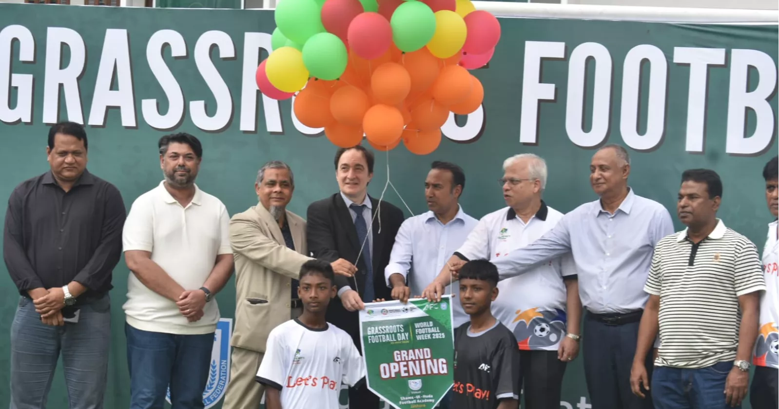 যশোরে ৬০০ খুদে ফুটবলারের উৎসবে মুগ্ধ আর্জেন্টিনার রাষ্ট্রদূত