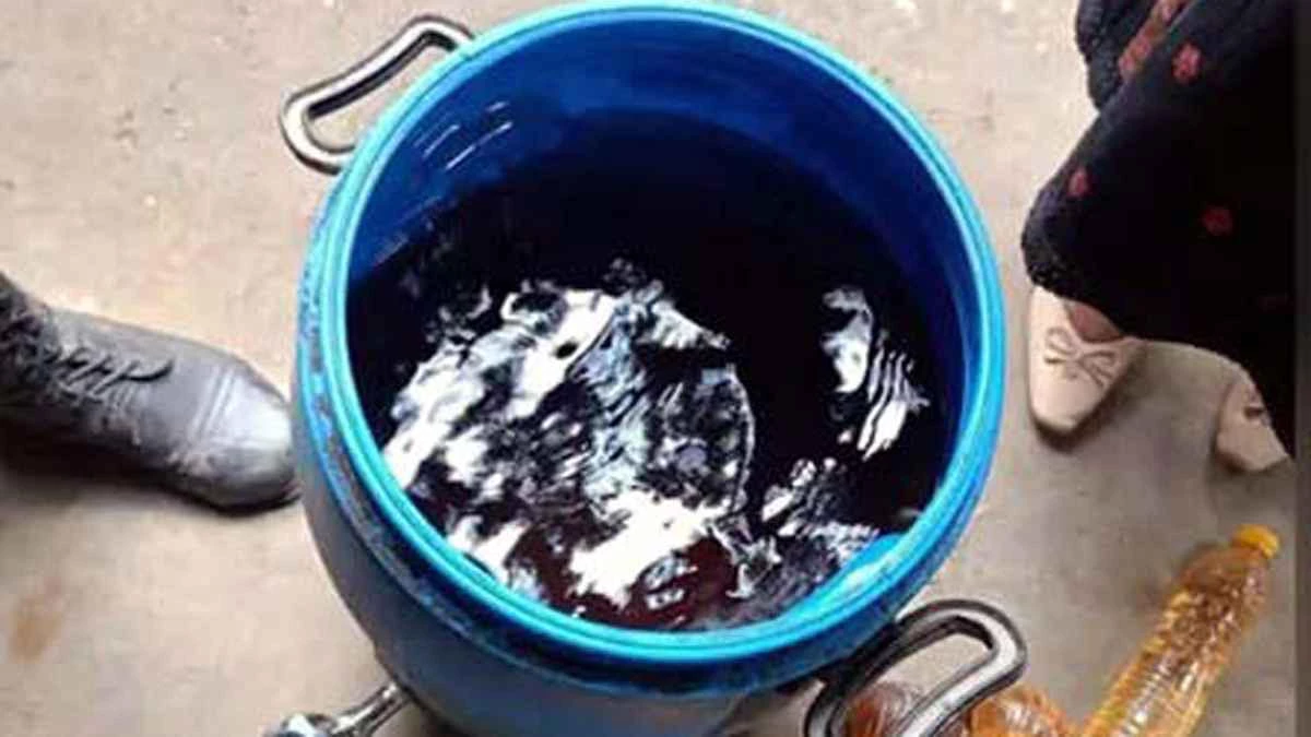 রংপুরে পেট্রোল মজুদ রেখে বেশি দামে বিক্রি, ব্যবসায়ীকে জরিমানা