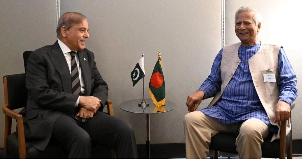 অর্থনৈতিক সম্পর্ক জোরদারে প্রধান উপদেষ্টাকে পাকিস্তানে আমন্ত্রণ