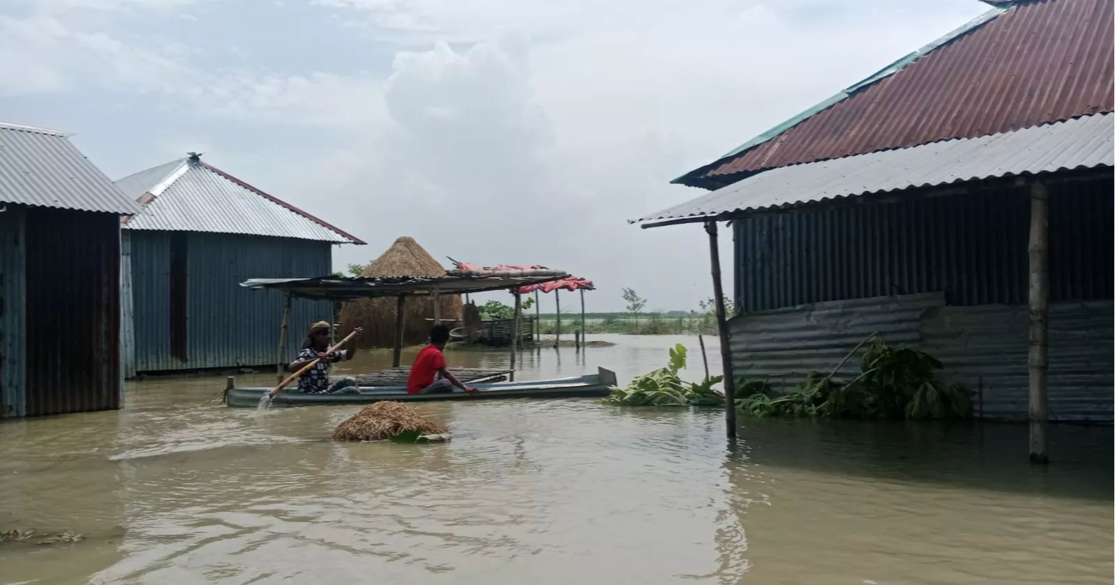 পদ্মার পানি কমলেও দৌলতপুরে সুপেয় পানির তীব্র সংকট, ছড়াচ্ছে রোগবালাই