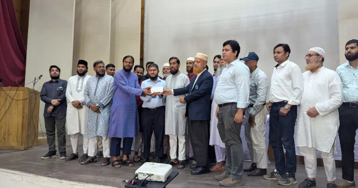 ক্যান্সার হাসপাতালে এক কোটি টাকার অনুদান হস্তান্তর করল জামায়াত