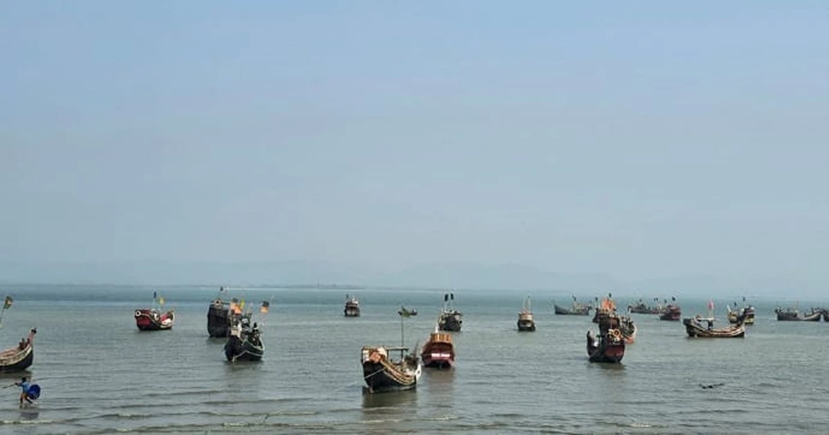 নাফ নদ থেকে ১৩ জেলেকে ধরে নিয়ে গেছে আরাকান আর্মি