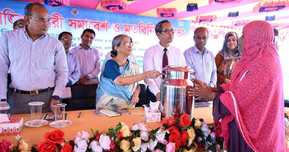 দুধের ন্যায্য মূল্য নির্ধারণে জাতীয় নীতি প্রয়োজন: প্রাণিসম্পদ উপদেষ্টা