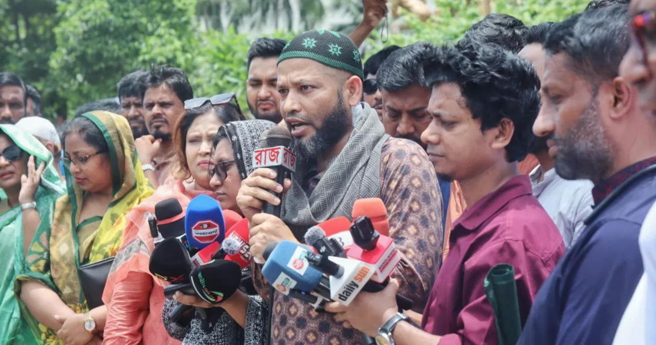 ইসি পুনর্গঠন ও স্থানীয় নির্বাচনের দাবিতে এনসিপির বিক্ষোভ