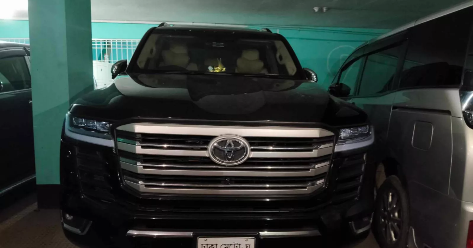 সাবেক এমপি আনারের বিলাসবহুল প্রাডো গাড়ি মিলল কুষ্টিয়ায়