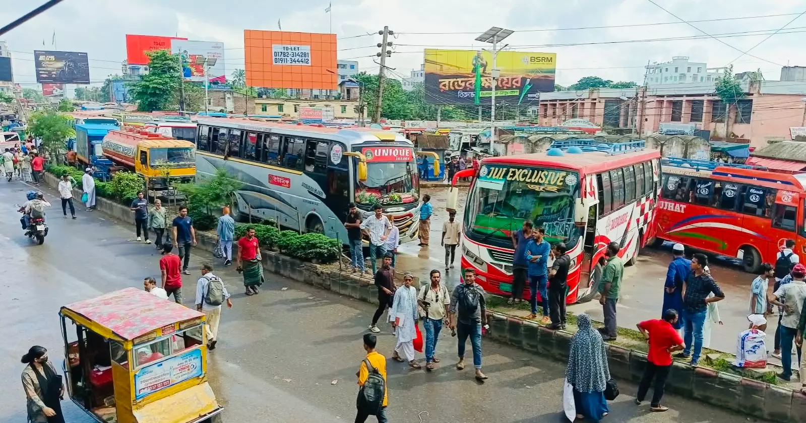 বরিশাল থেকে সারা দেশে বাস চলাচল বন্ধ
