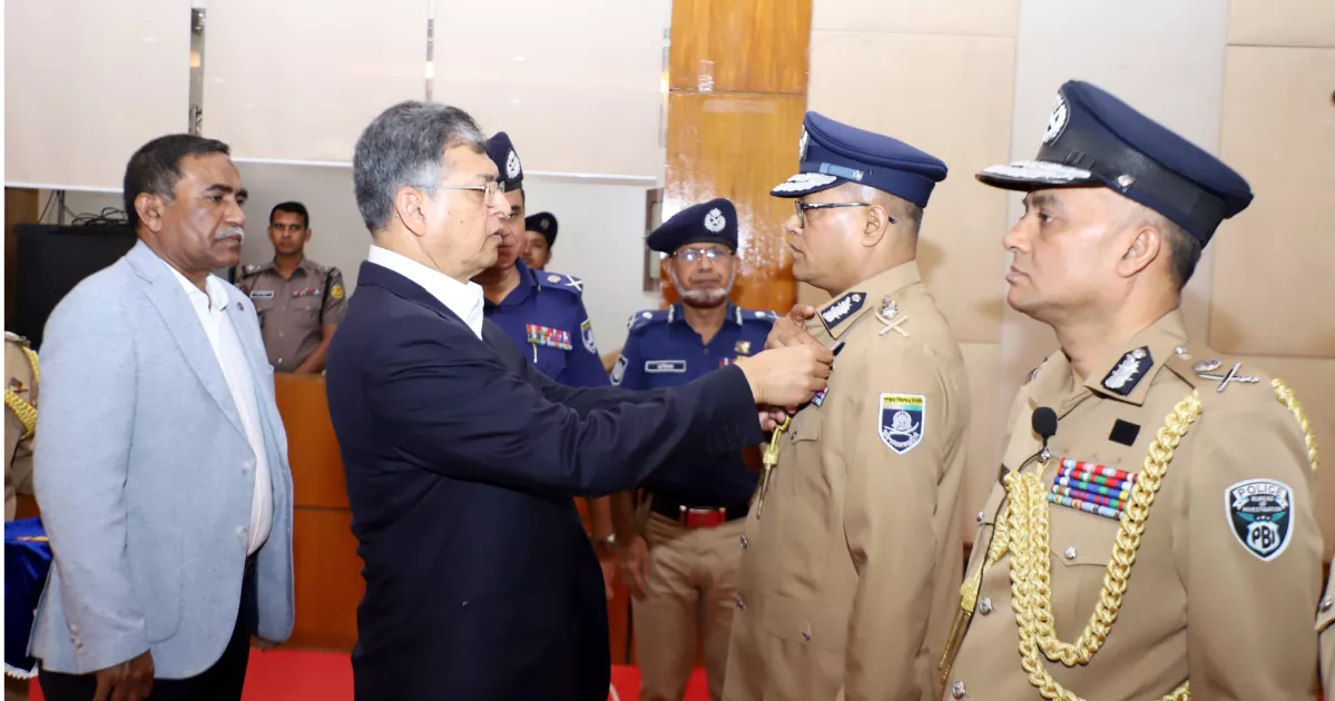 ফ্যাসিবাদের দোসরদের আইনের আওতায় আনলে পুরস্কার: স্বরাষ্ট্রমন্ত্রী