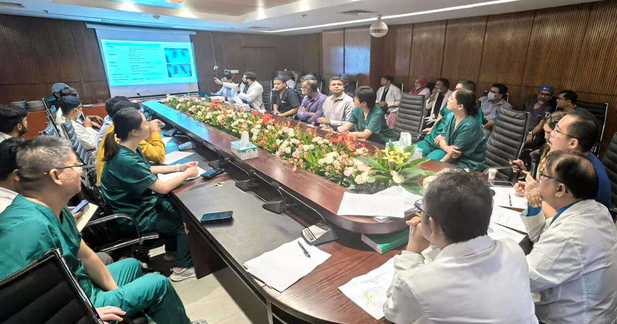 মাইলস্টোনের আহতদের পাশে চীনা মেডিকেল টিম