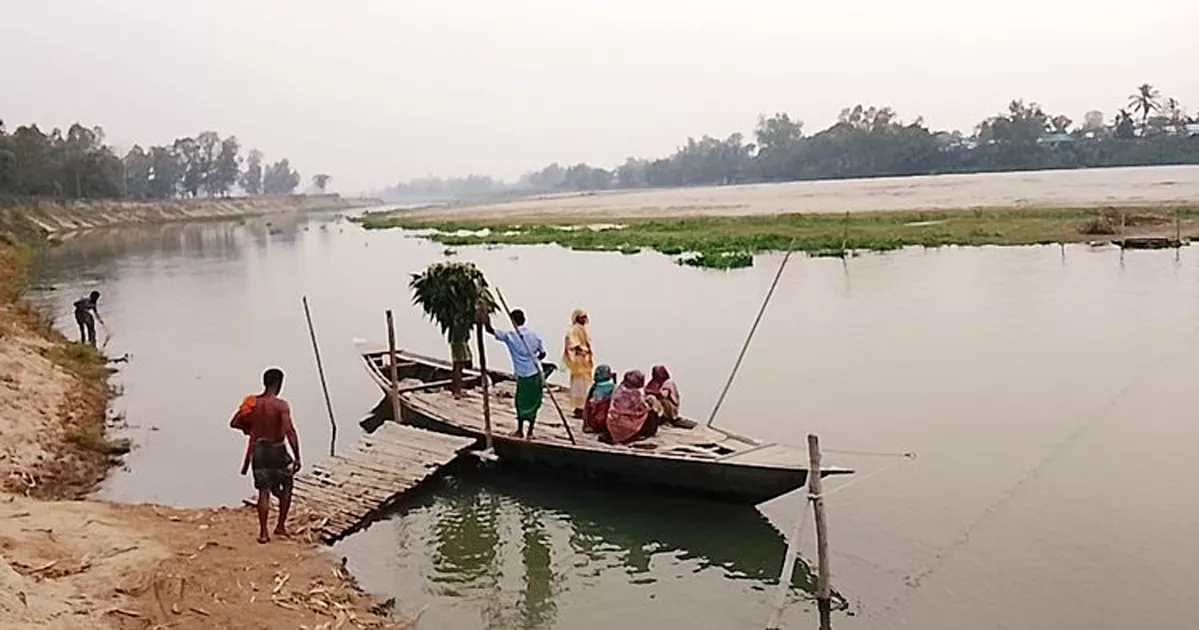 একটি সেতুর অভাবে ভুগছে করতোয়াপাড়ের ২০ গ্রামের মানুষ