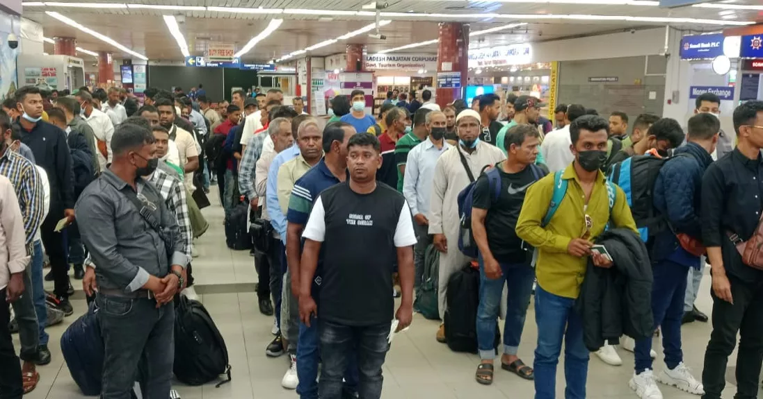 লিবিয়া থেকে ১২৩ বাংলাদেশিকে দেশে ফিরিয়ে আনা হয়েছে