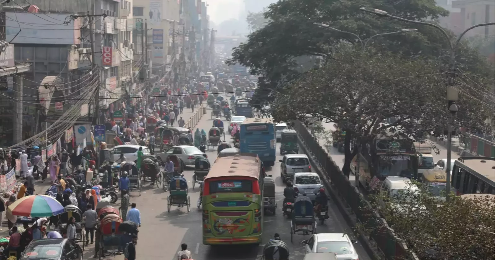 ঢাকার বাতাস আজ ছুটির দিনেও ‘অস্বাস্থ্যকর’, দূষণে বিশ্বের দ্বিতীয়