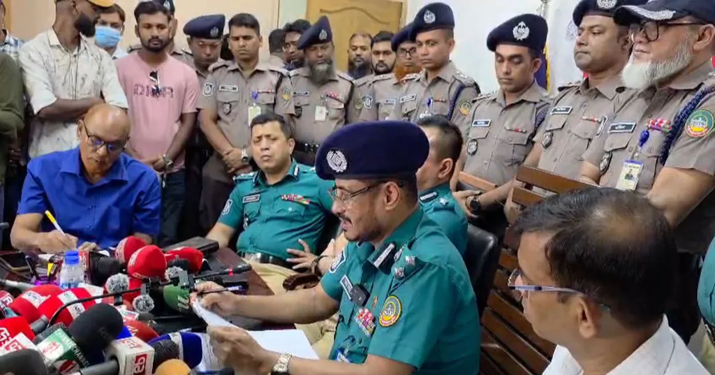 রংপুরে ৪ খুন: পুলিশের নতুন বয়ান—‘দিনের আলোয় খোলা ছাদেই খুন হন গণপতি পরিবার’